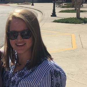 Meet your Posher, Lydia